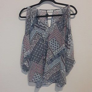 By and by cold shoulder blouse M